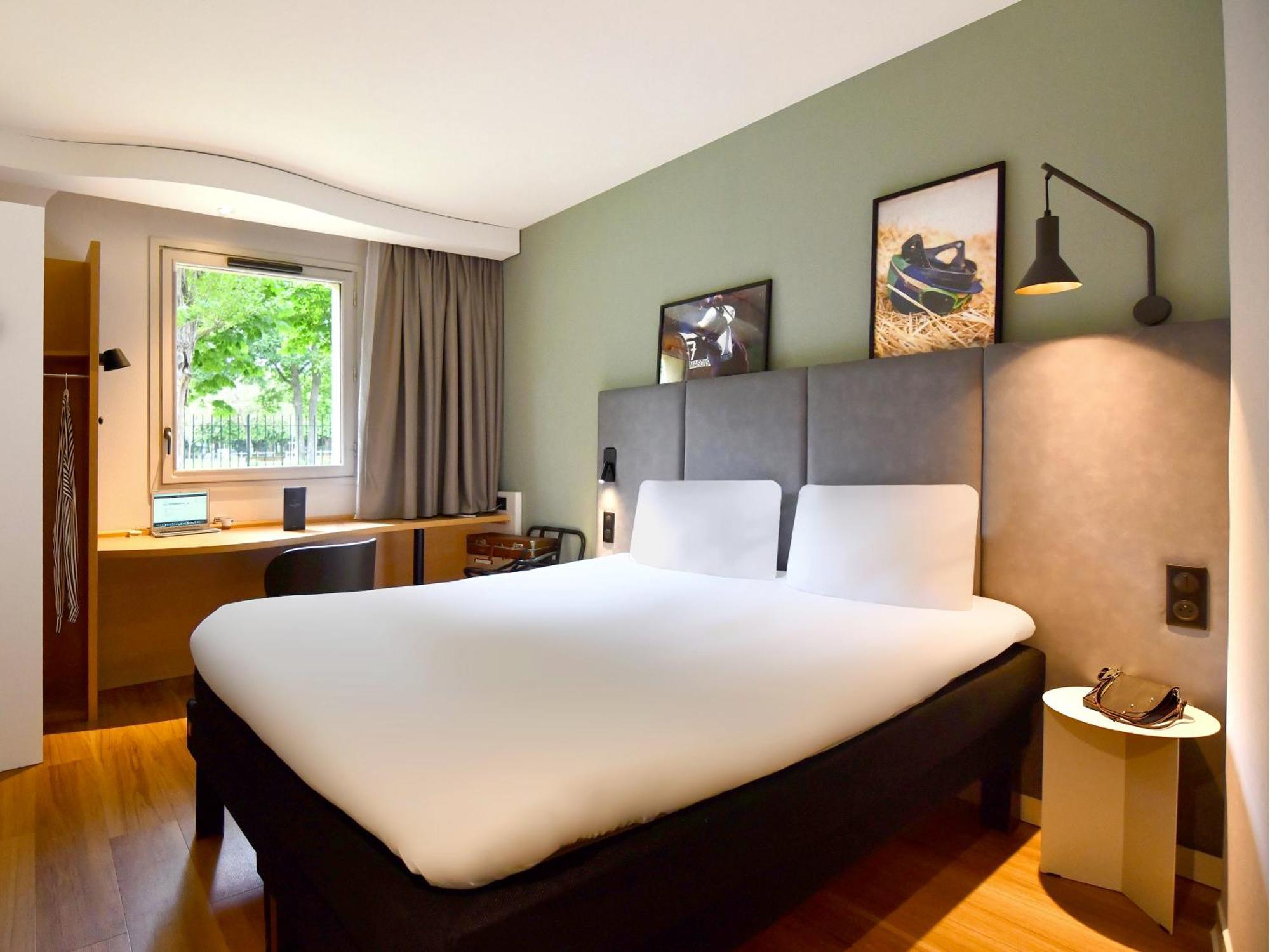 Ibis Laffitte Hotel 3*