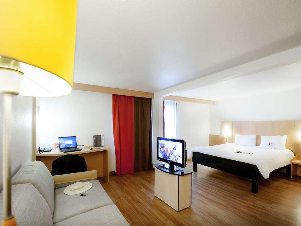 Ibis Laffitte Hotel 3*